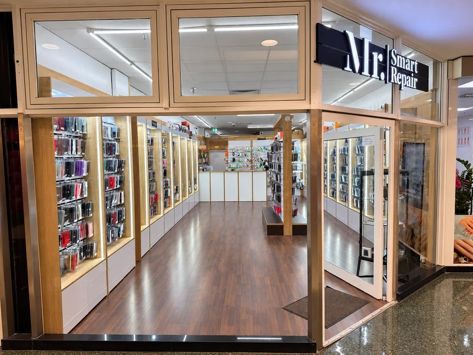 Eingang von Mr. Smart Repair im Farmsen Center Hamburg
